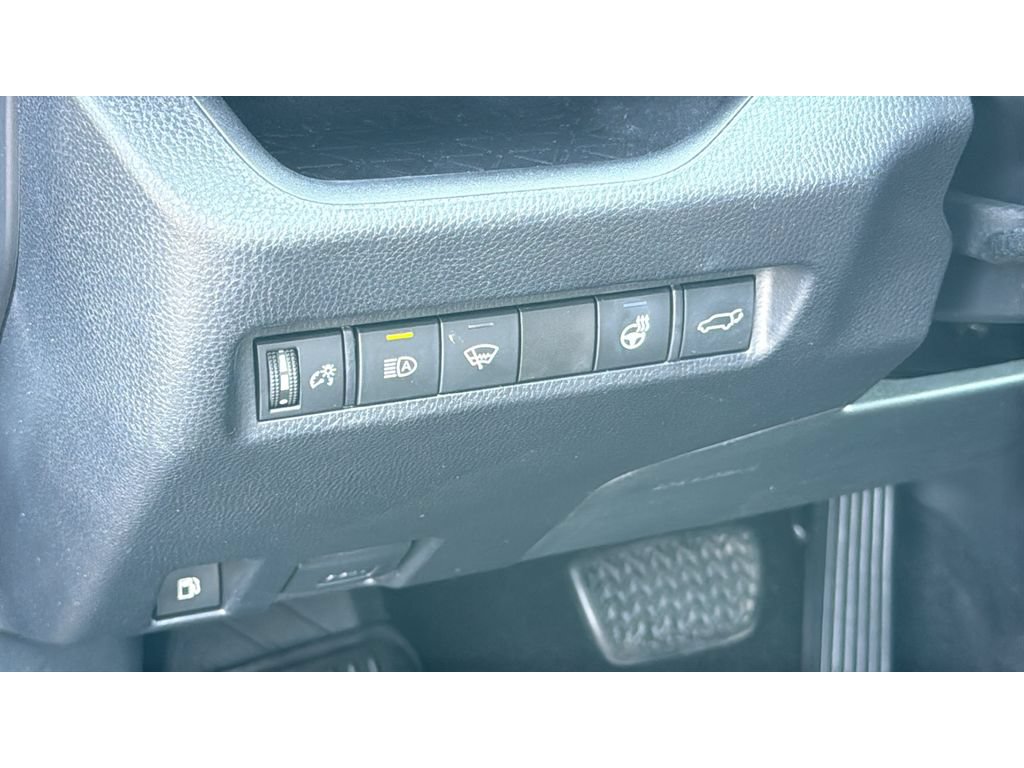 Used 2019 Toyota RAV4 XLE w/ Convenience Package AWD/4WD image 16