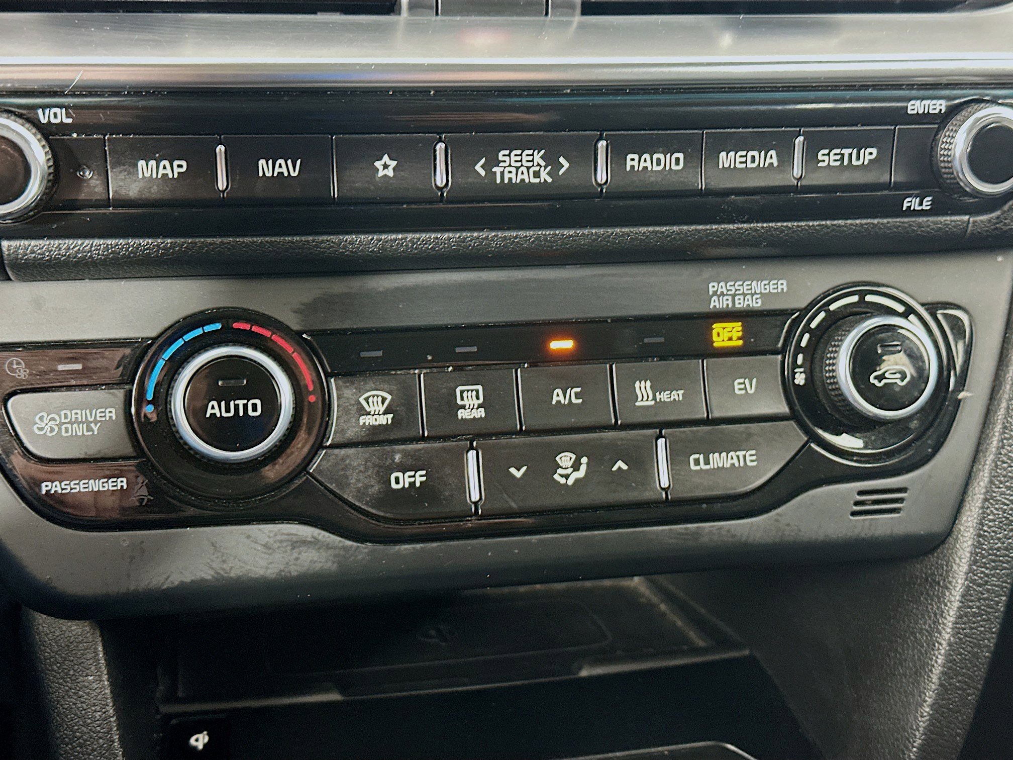 Used 2022 Kia Niro EX Premium image 24