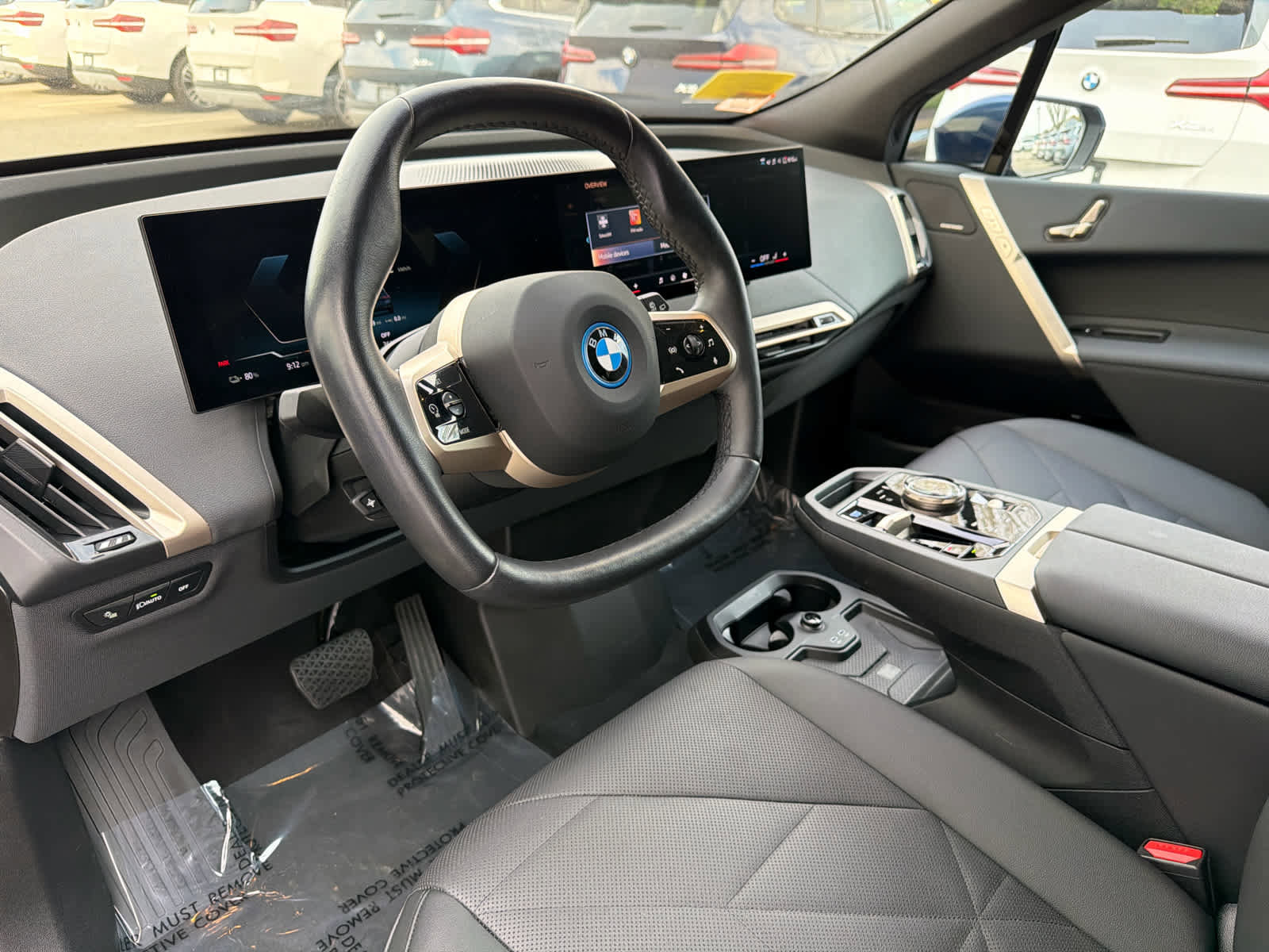 Used 2024 BMW iX xDrive50 w/ Sport Package AWD/4WD image 13
