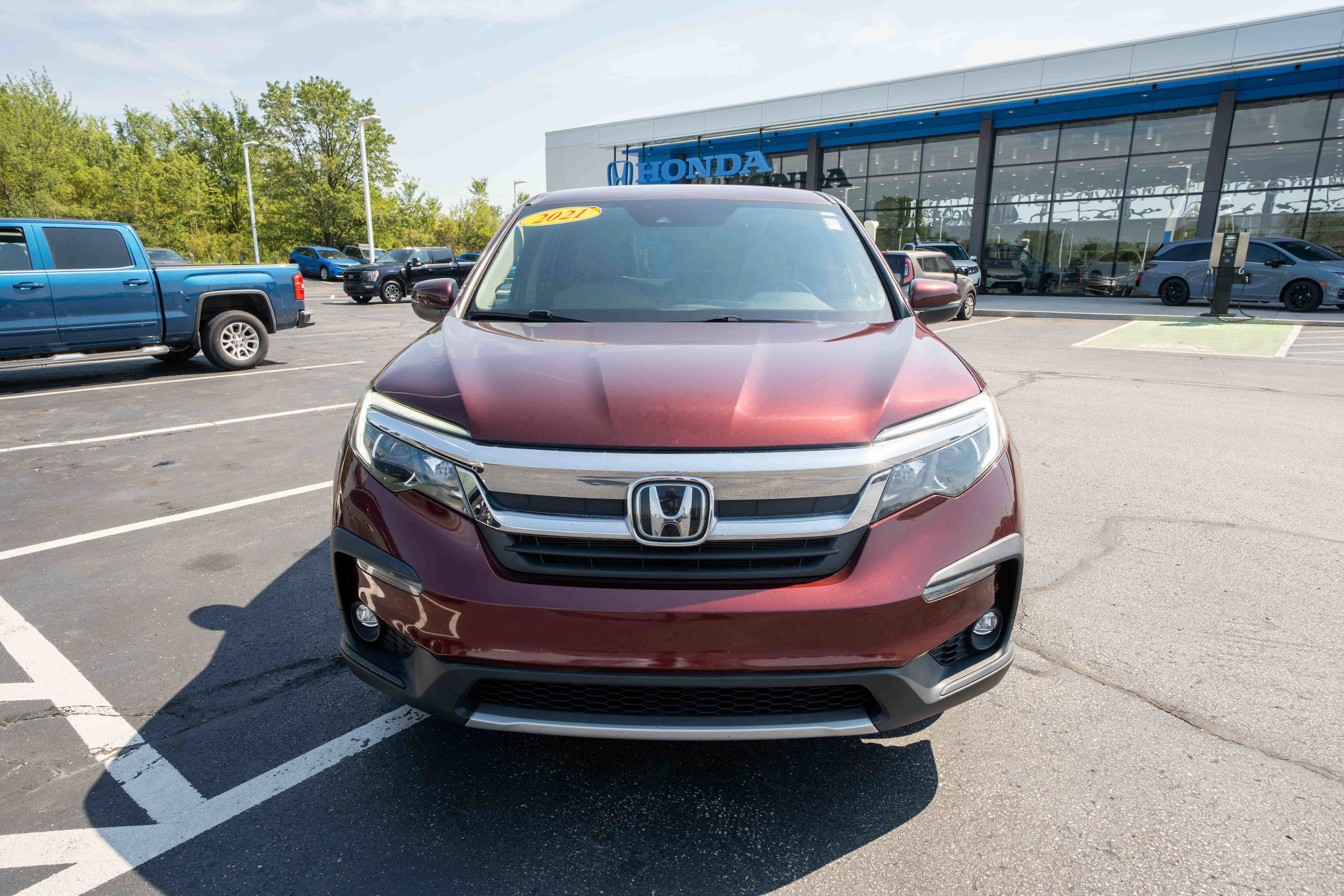 Used 2021 Honda Pilot EX image 2