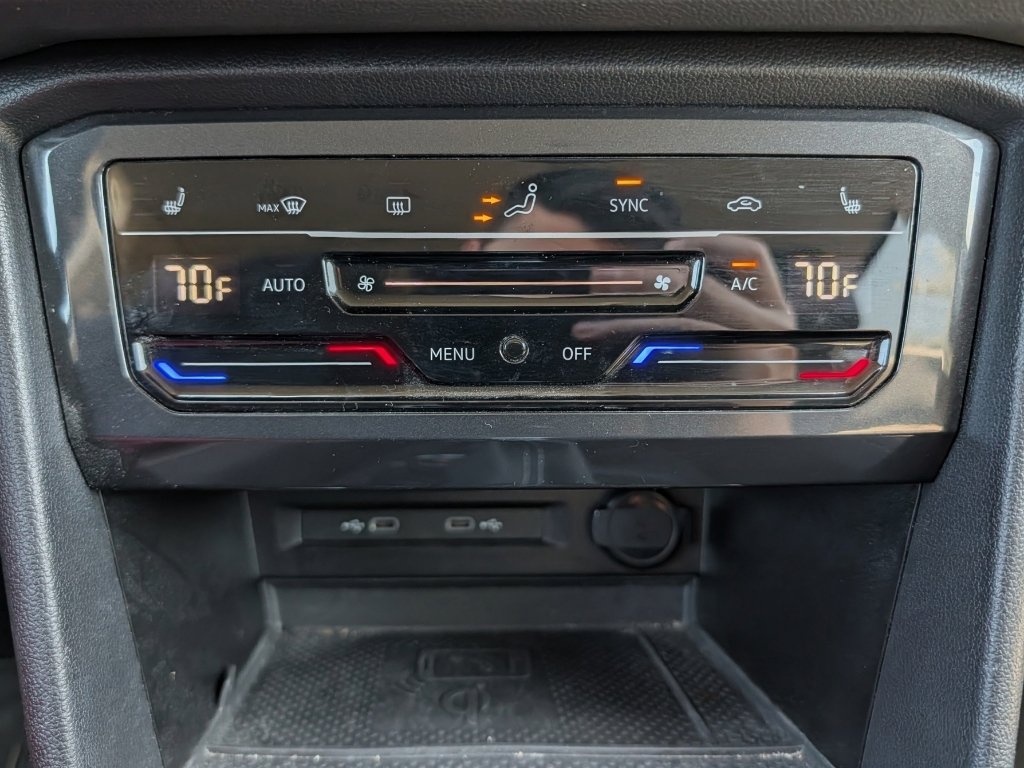 Used 2024 Volkswagen Tiguan SE image 21