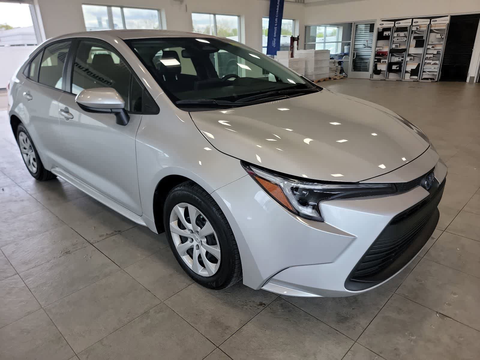 Used 2024 Toyota Corolla LE FWD image 5