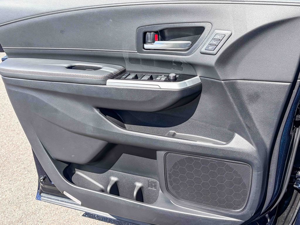 Used 2025 Toyota Sienna Limited AWD/4WD image 42