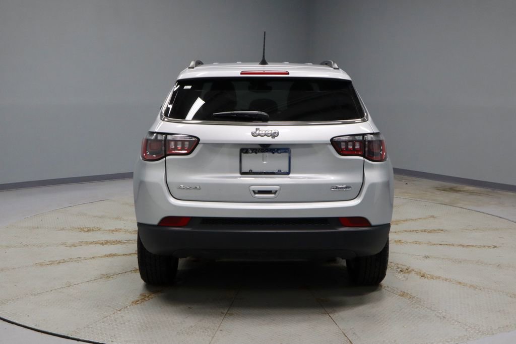 Used 2025 Jeep Compass Latitude image 8