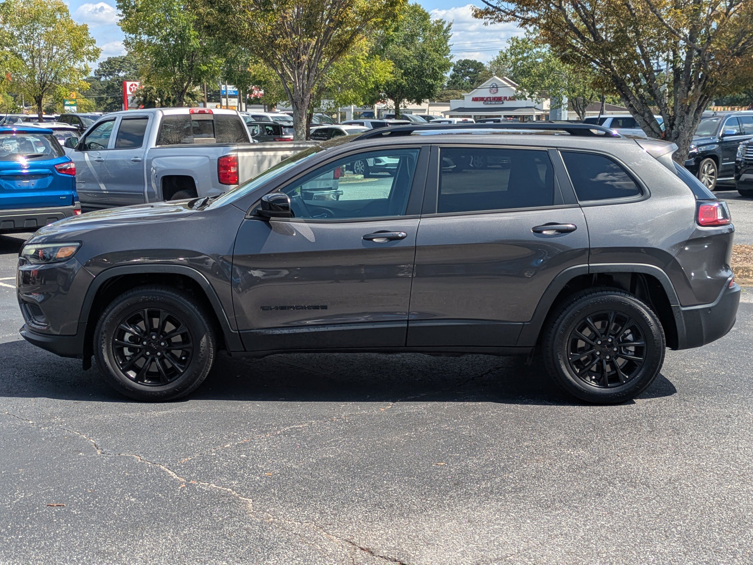 Used 2023 Jeep Cherokee Altitude Lux image 7