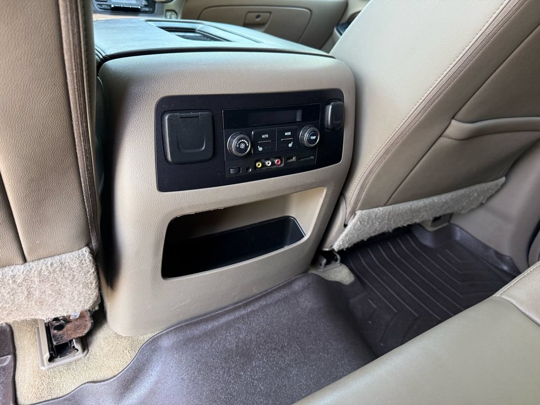 Used 2016 Chevrolet Suburban LT AWD/4WD image 30