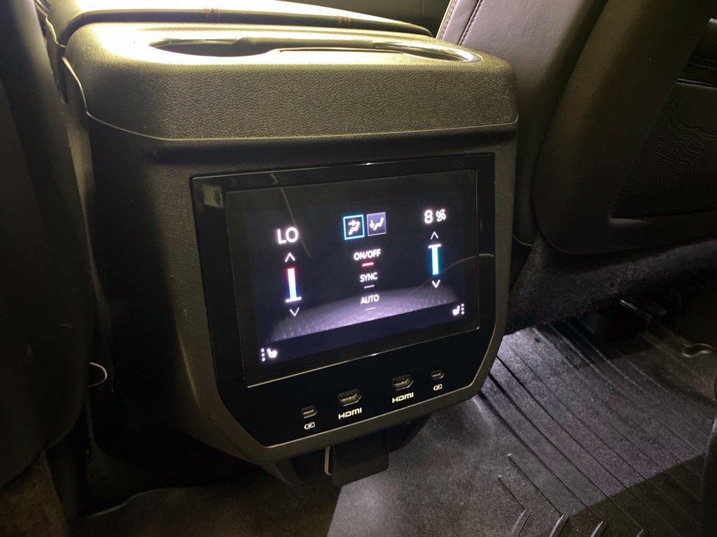 Used 2025 GMC Yukon AT4 Ultimate w/ LPO, Floor Liner Package AWD/4WD image 24
