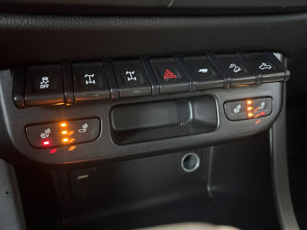 Used 2017 Chevrolet Colorado ZR2 image 36