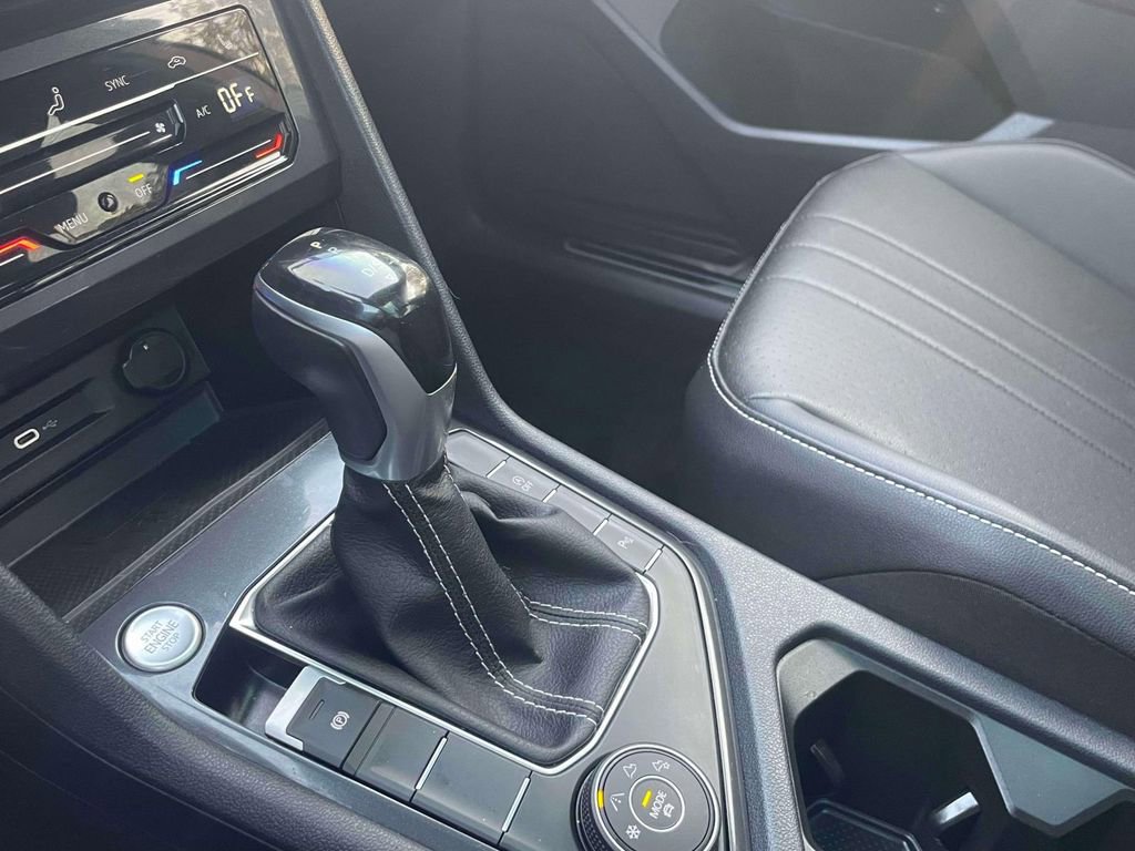 Used 2023 Volkswagen Tiguan SE R-Line image 33