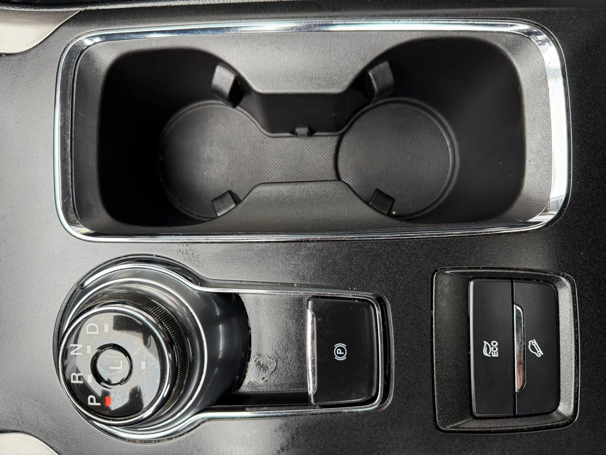 Used 2020 Ford Fusion SEL image 21