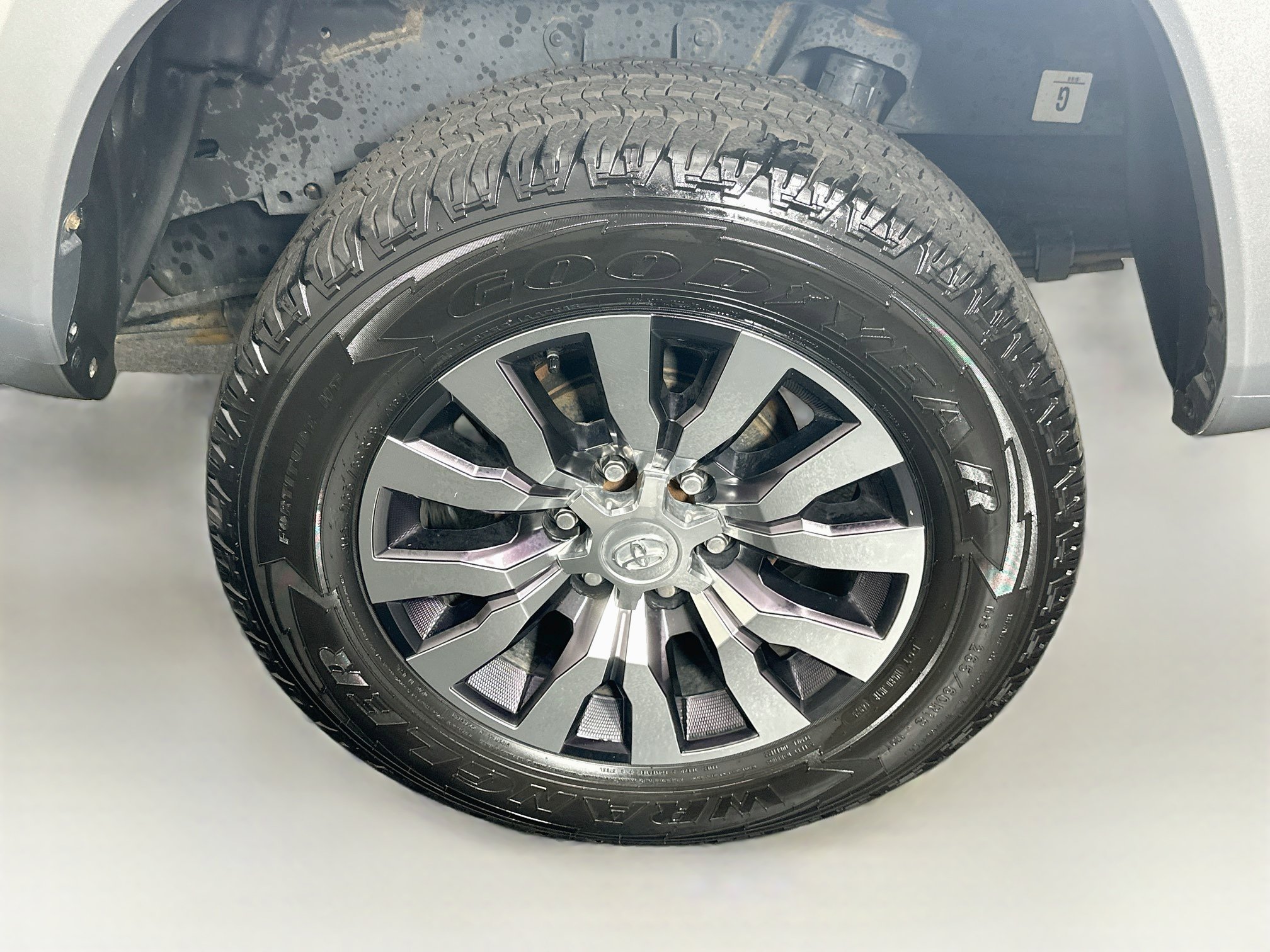 Used 2022 Toyota Tacoma Limited AWD/4WD image 11