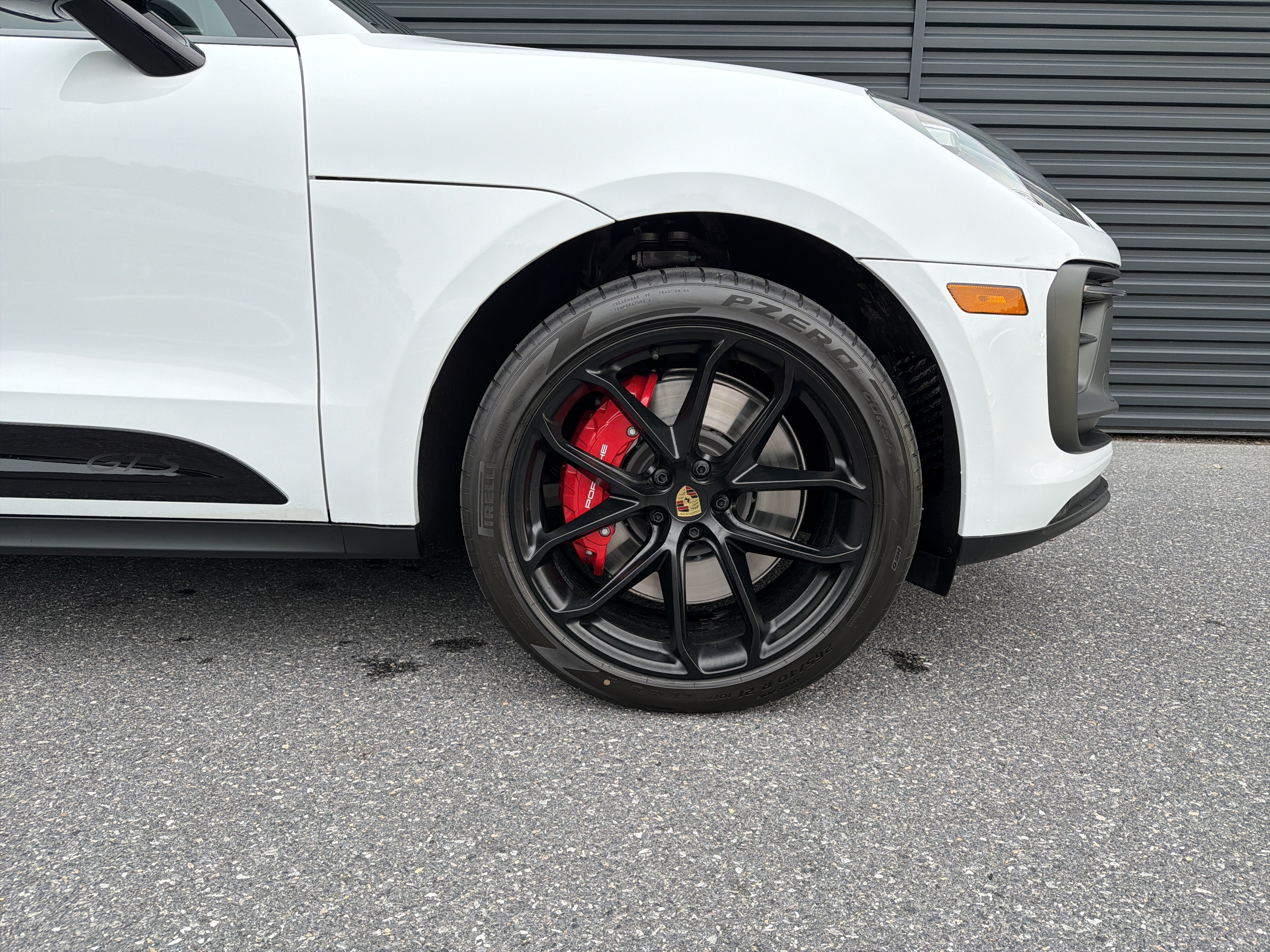 New 2026 Porsche Macan GTS AWD/4WD image 9