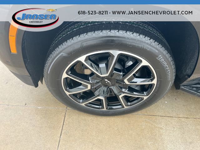 Used 2025 Chevrolet Suburban RST image 32