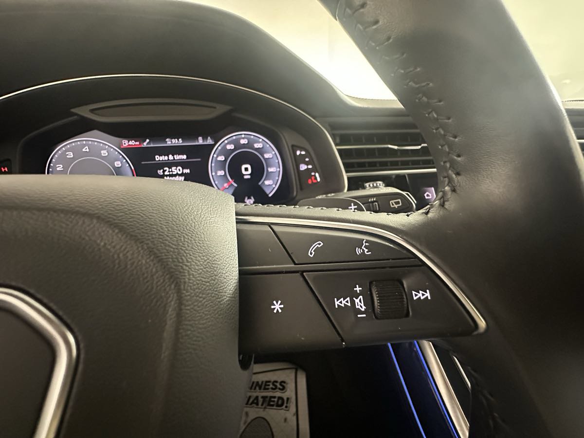 Used 2019 Audi Q8 Prestige AWD/4WD image 35