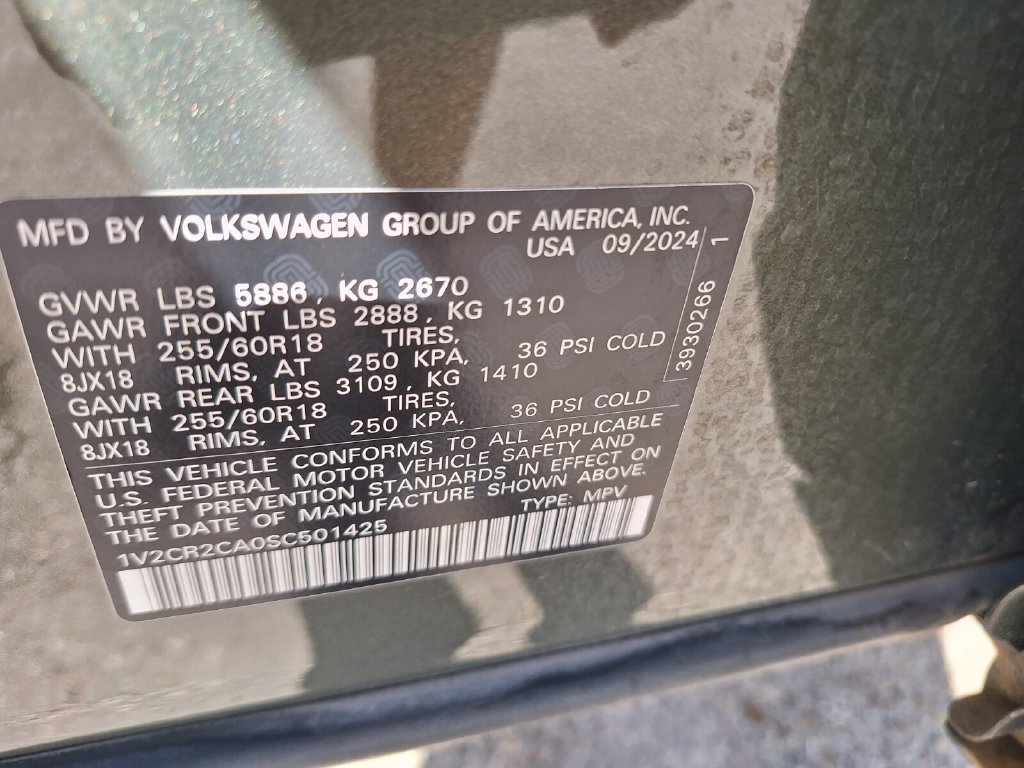 Used 2025 Volkswagen Atlas Peak Edition SE AWD/4WD image 33