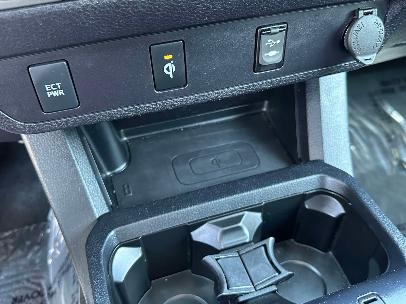 Used 2017 Toyota Tacoma TRD Sport w/ Tow Package (A/T) image 12