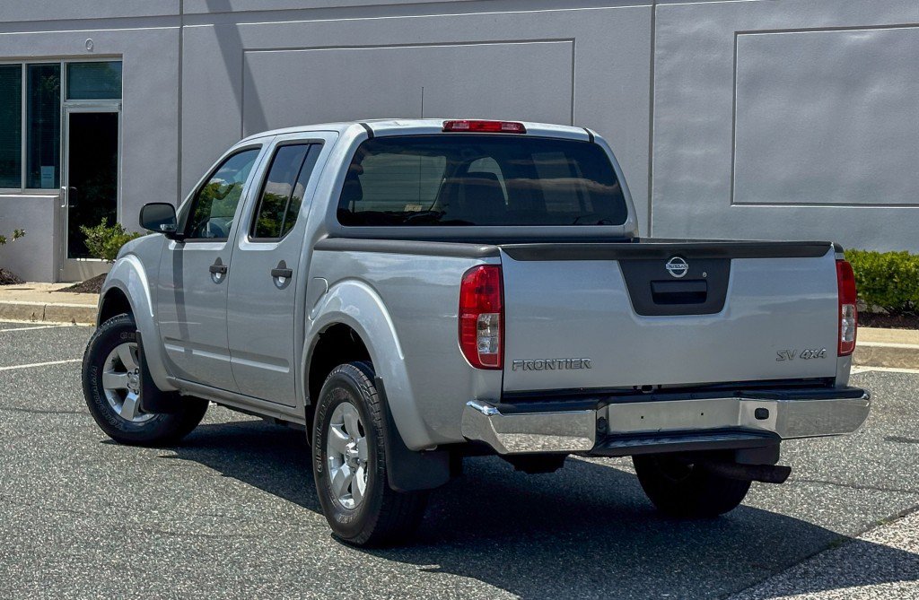 Used 2013 Nissan Frontier SV AWD/4WD image 10