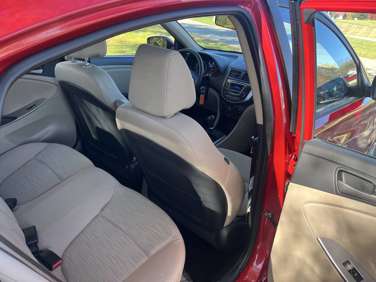 Used 2016 Hyundai Accent SE image 30