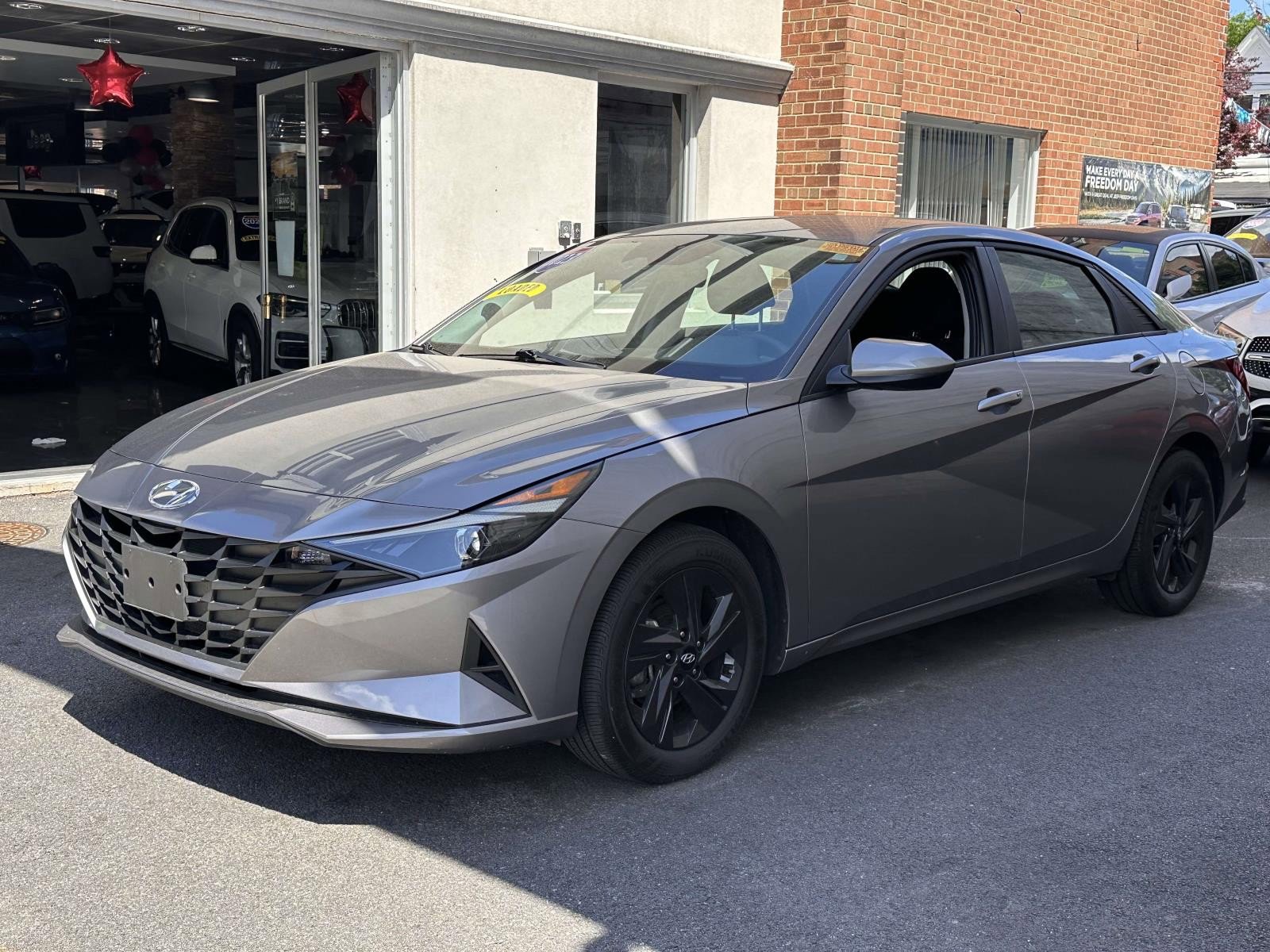 Used 2023 Hyundai Elantra SEL w/ Cargo Package FWD image 7