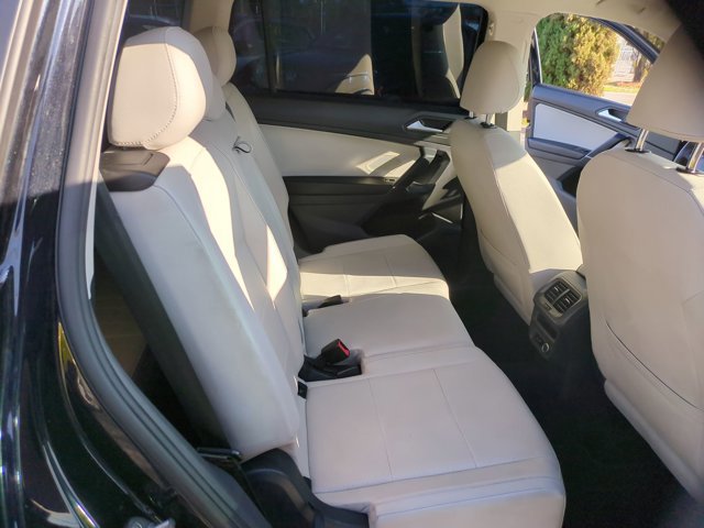 Used 2020 Volkswagen Tiguan SEL w/ Tiguan Three-Row MDO Package image 22