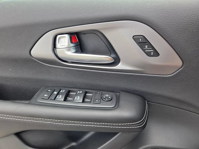 New 2026 Chrysler Pacifica Select FWD image 17