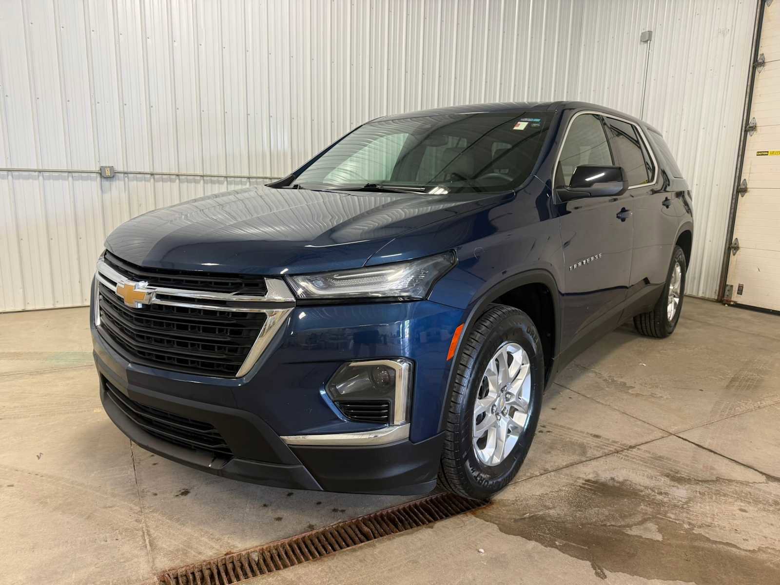 Used 2022 Chevrolet Traverse LS