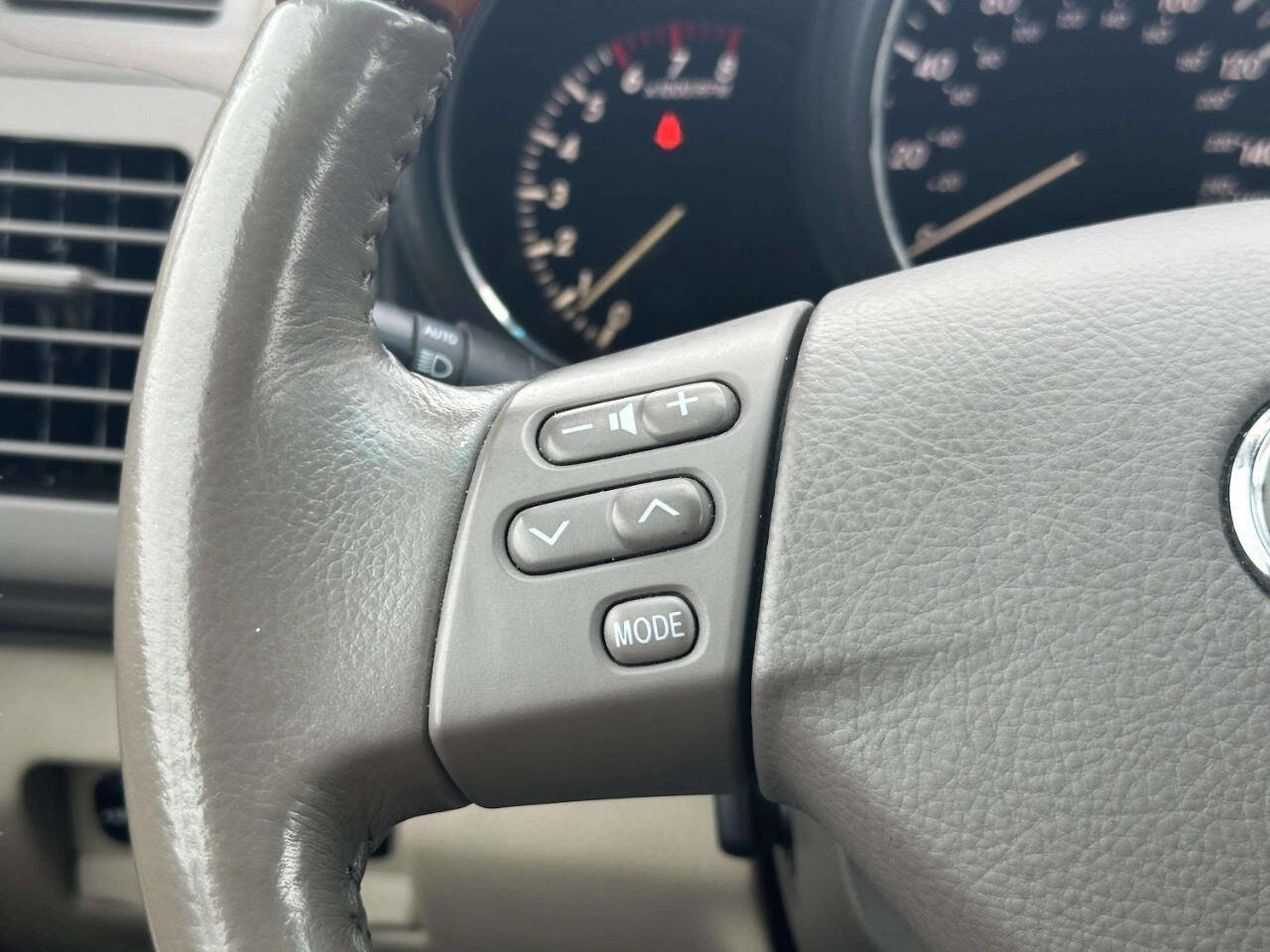 Used 2005 Lexus RX 330 AWD image 26