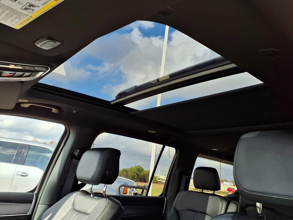 Used 2025 Jeep Wagoneer Series II w/ Premium Group I image 6