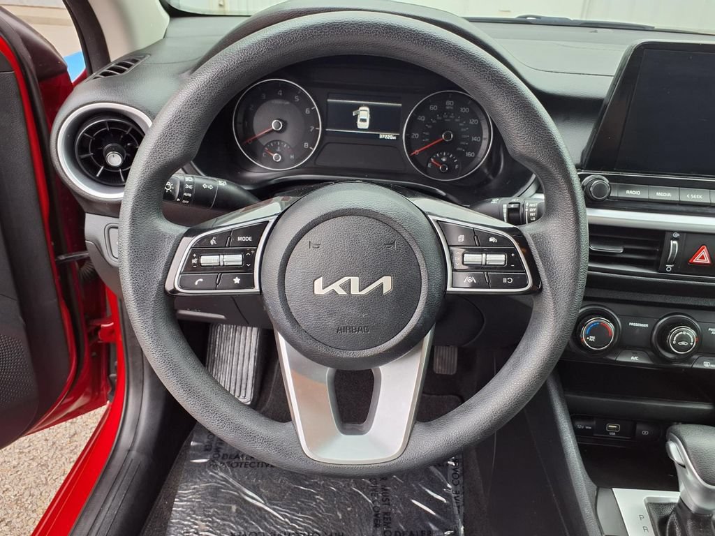 Used 2024 Kia Forte LXS w/ LXS Technology Package FWD image 12