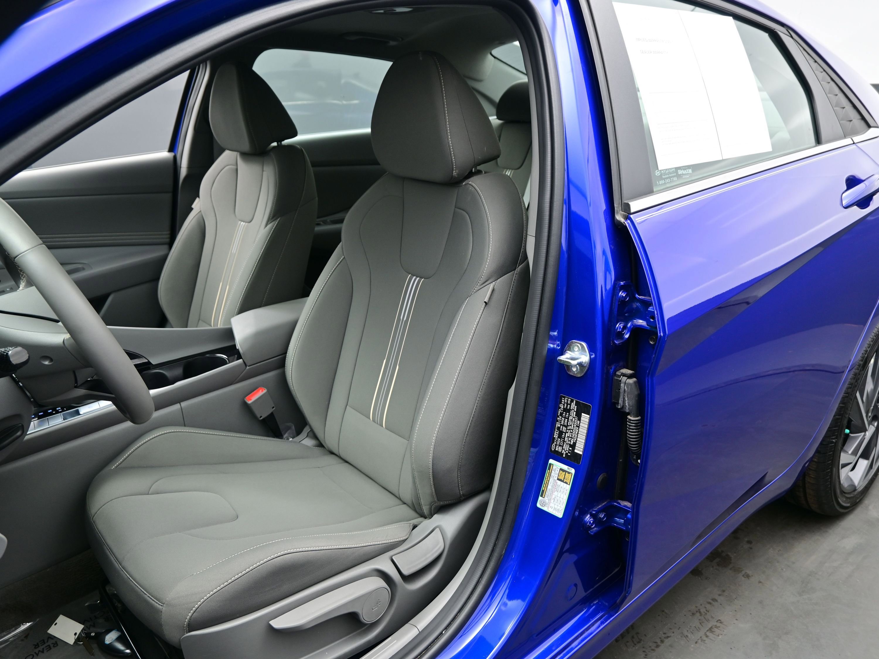 Certified 2025 Hyundai Elantra SEL image 11