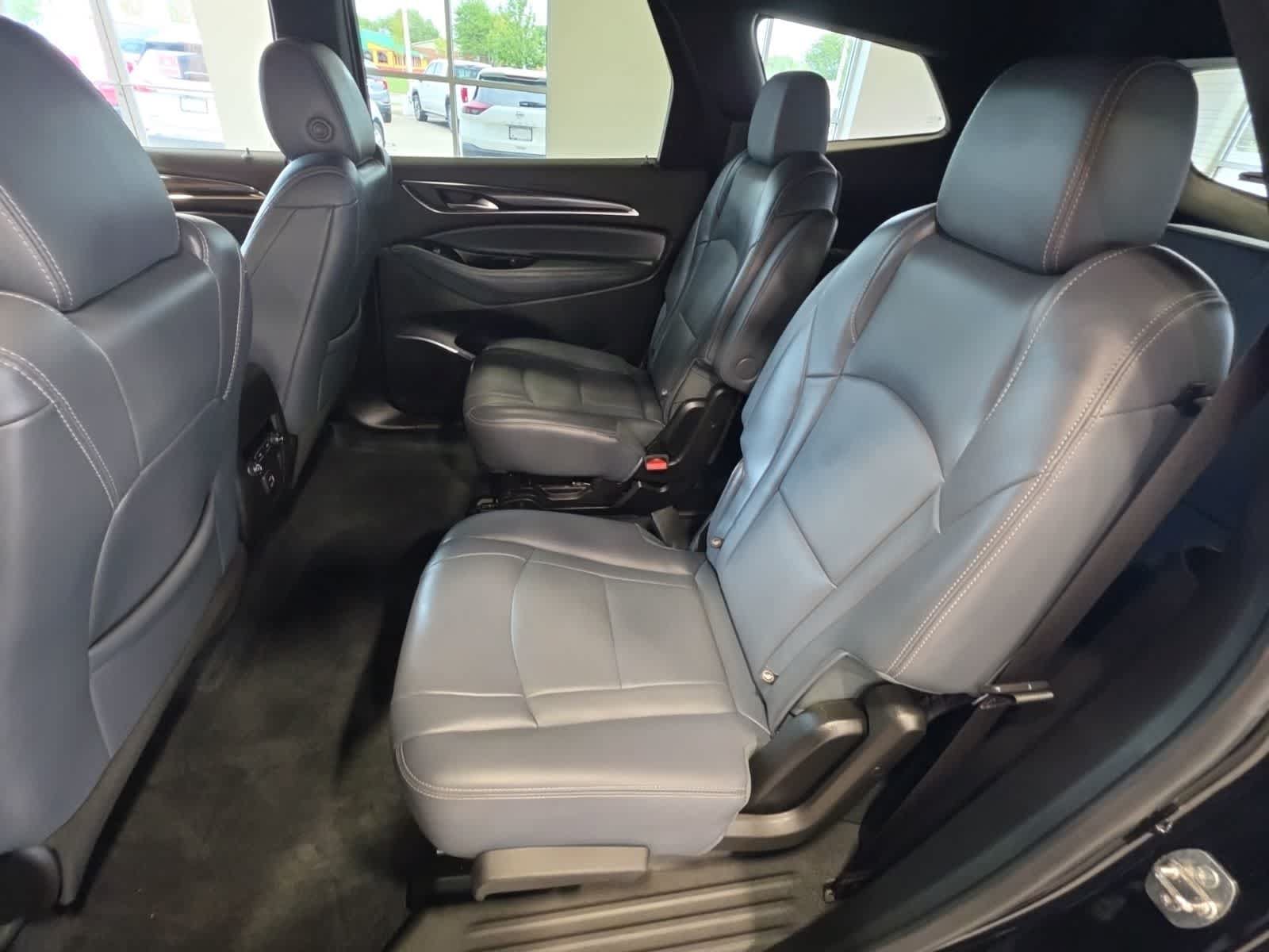 Used 2022 Buick Enclave Essence w/ Sport Touring Edition FWD image 32