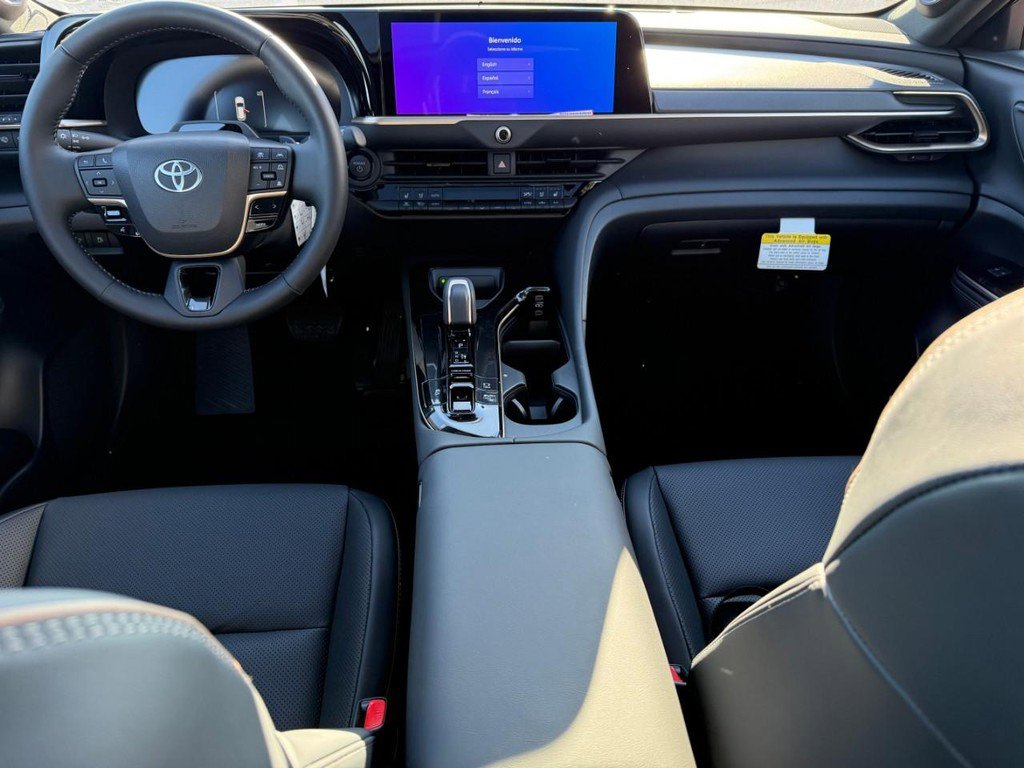 New 2025 Toyota Crown Signia Limited AWD (Natl) image 9