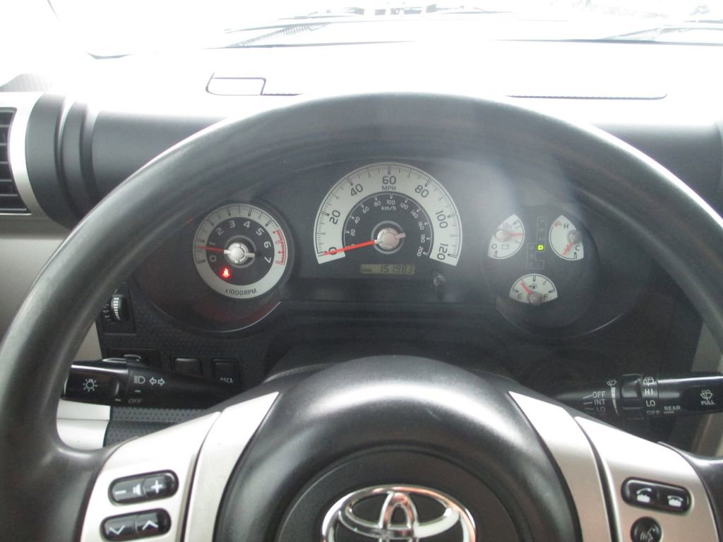 Used 2011 Toyota FJ Cruiser 4WD w/ Convenience Pkg image 23