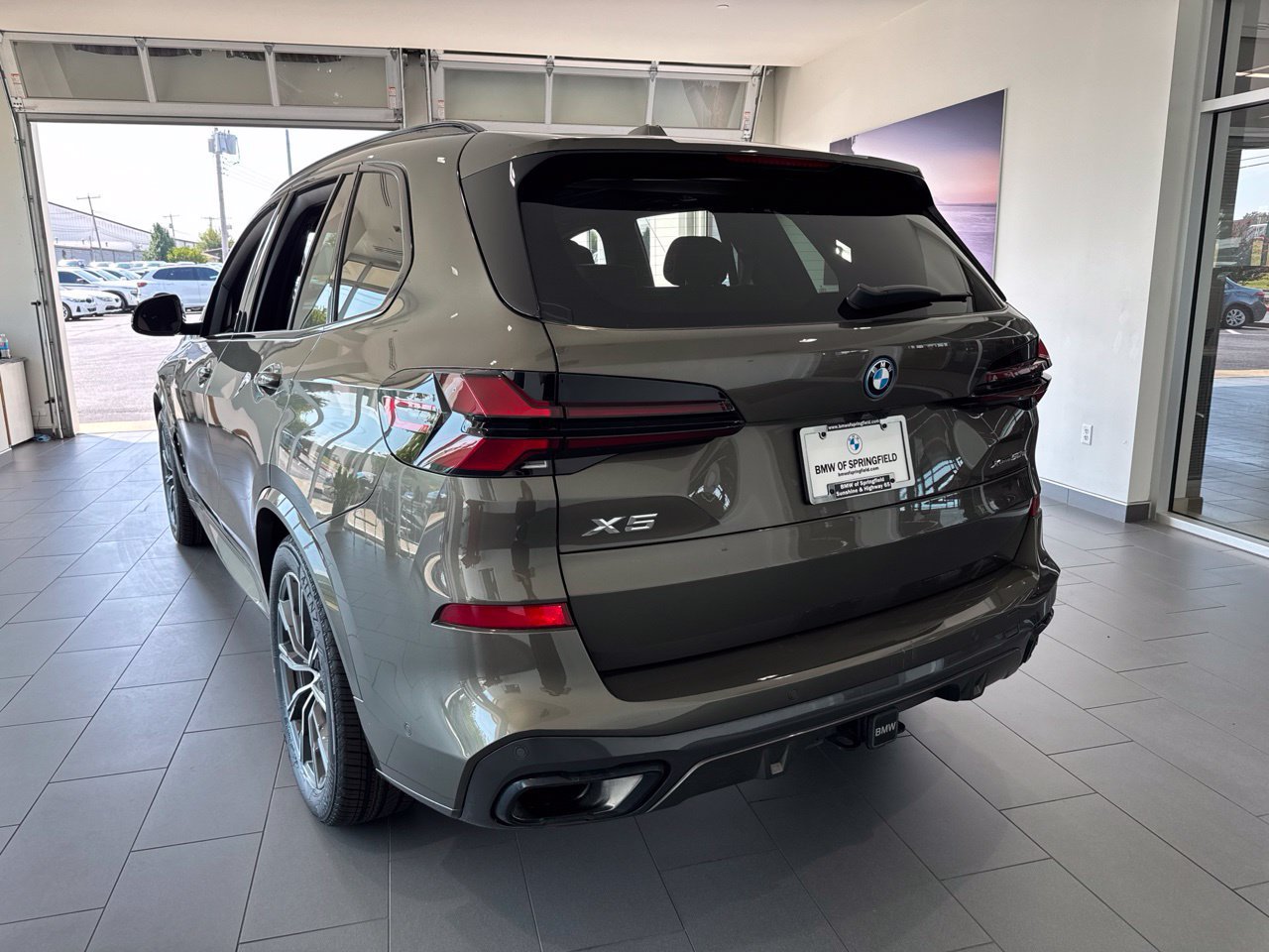 Used 2026 BMW X5 xDrive50e w/ M Sport Package AWD/4WD image 6