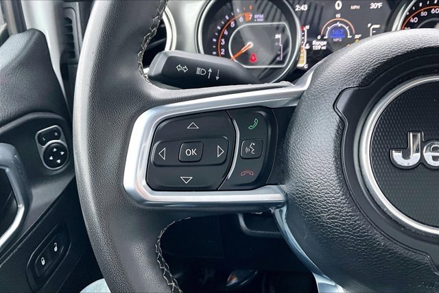 Used 2023 Jeep Gladiator Overland image 12