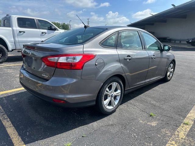 Used 2014 Ford Focus SE w/ SE Winter Package FWD image 8