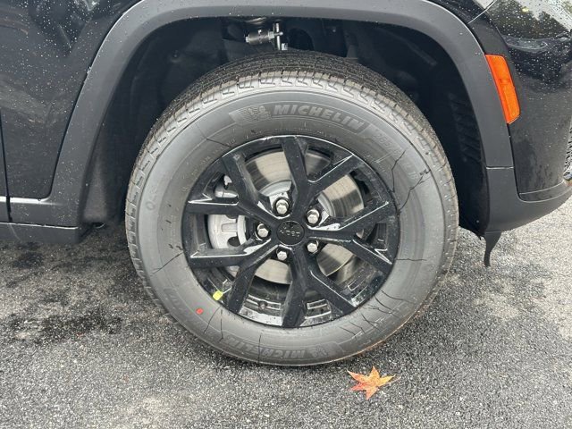 New 2025 Jeep Grand Cherokee L Altitude image 12