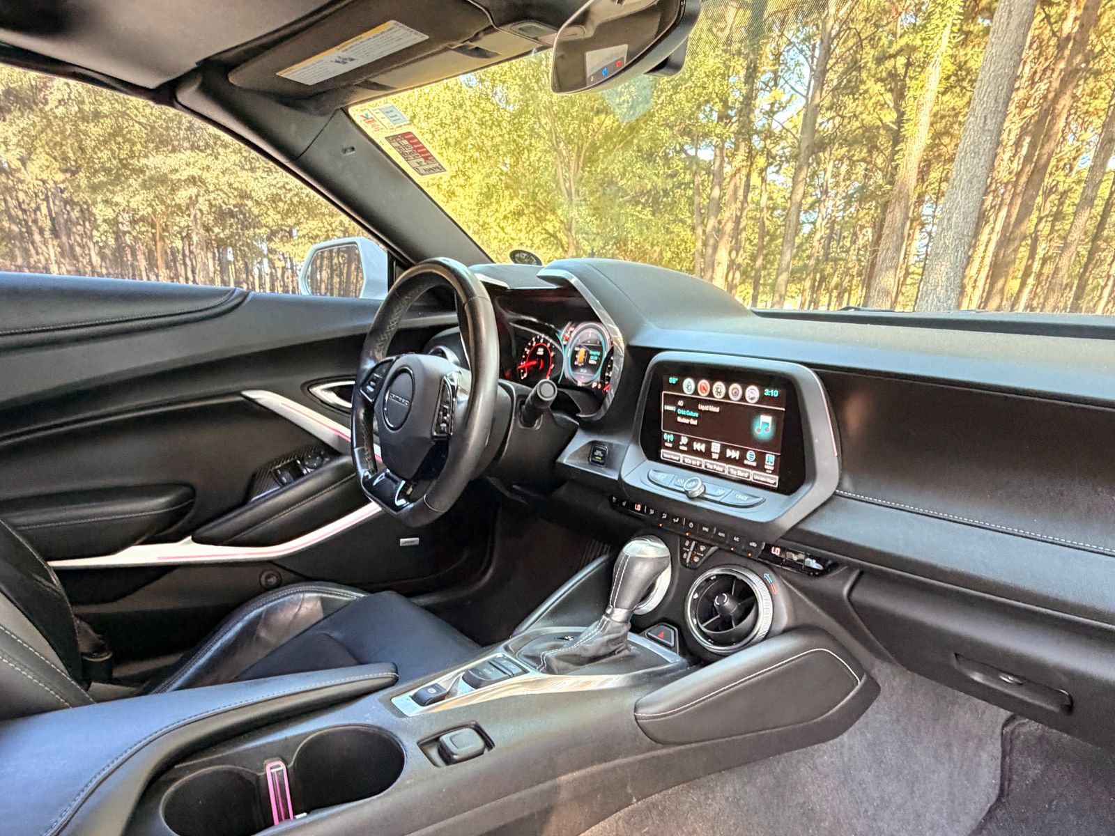 Used 2018 Chevrolet Camaro LT RWD image 14