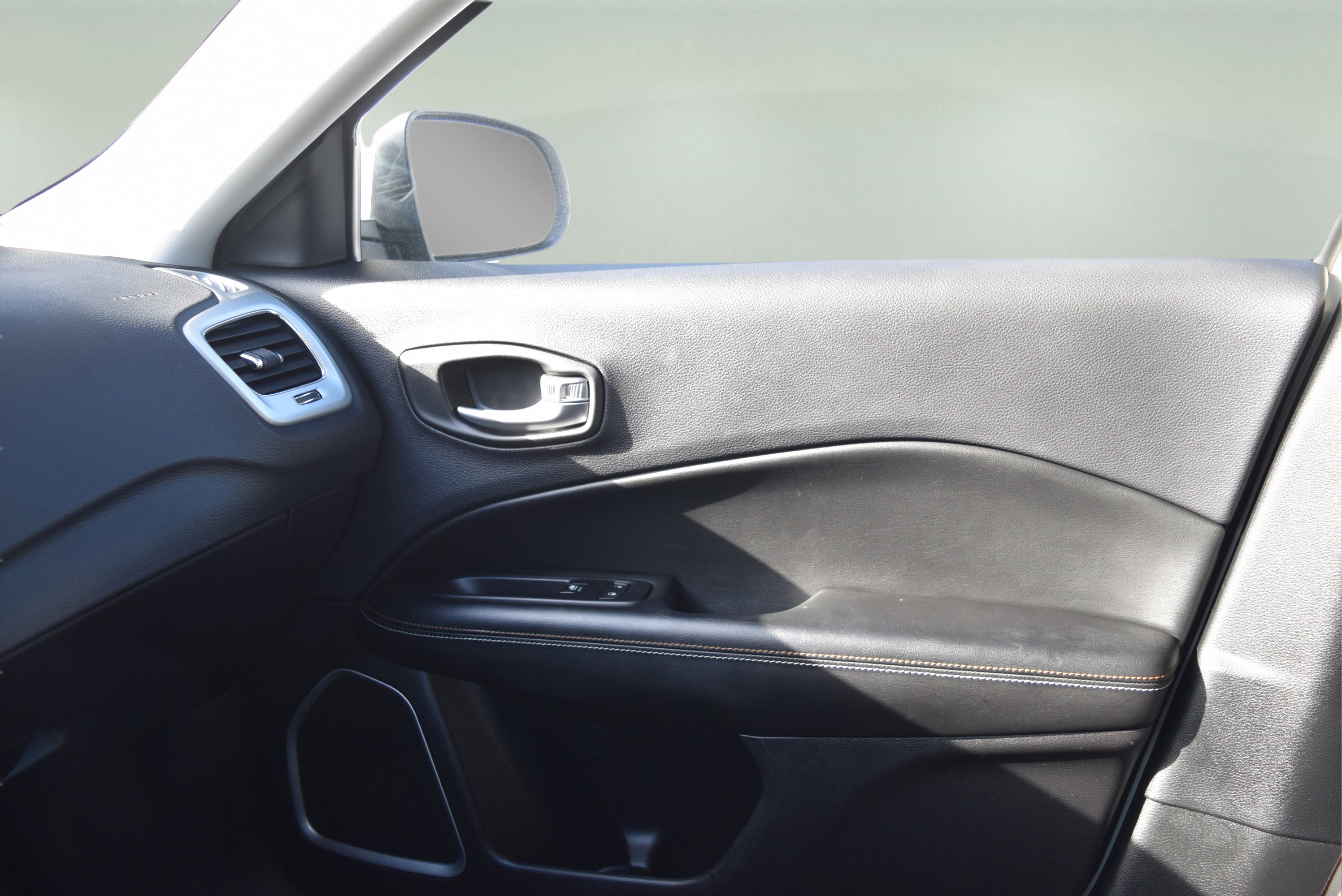 Used 2021 Jeep Compass Latitude image 17