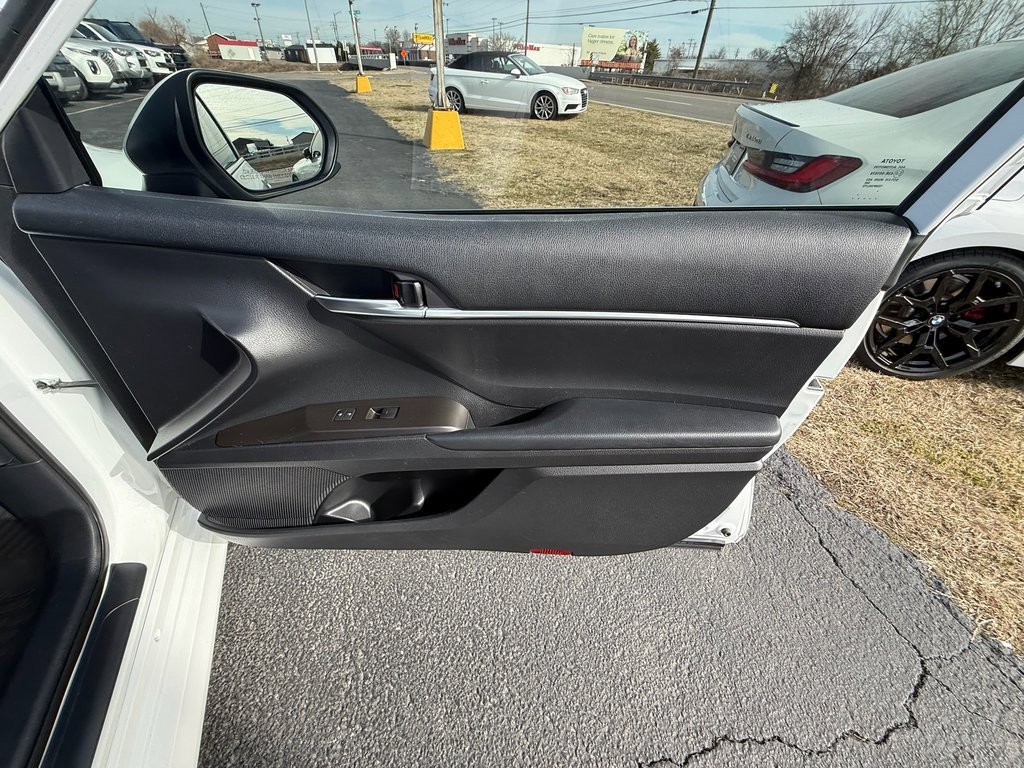Used 2022 Toyota Camry LE image 22