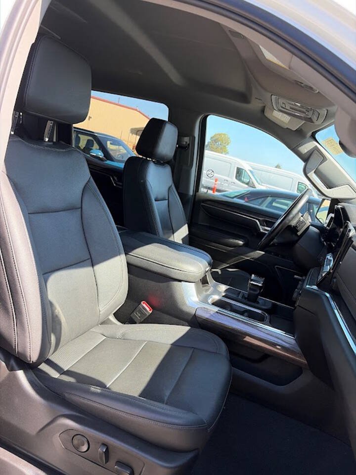 Used 2023 Chevrolet Silverado 1500 LTZ w/ LTZ Convenience Package II AWD/4WD image 19
