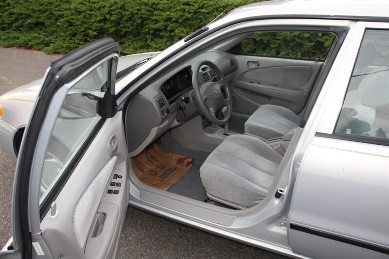 Used 1999 Toyota Corolla CE FWD image 5