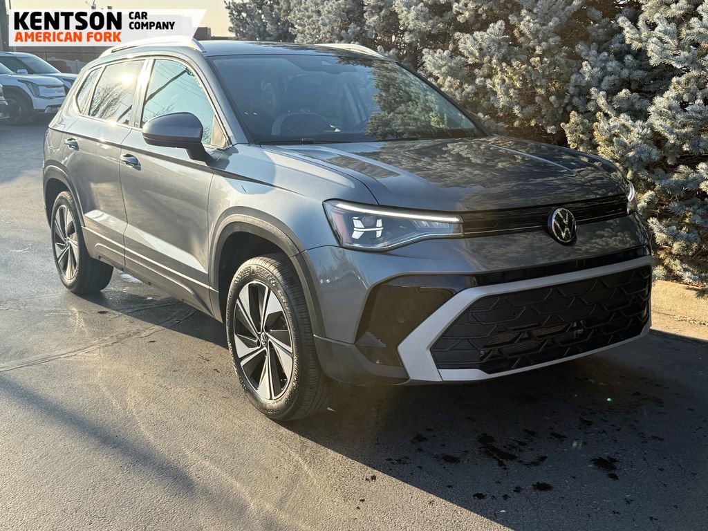 Used 2025 Volkswagen Taos SE image 13