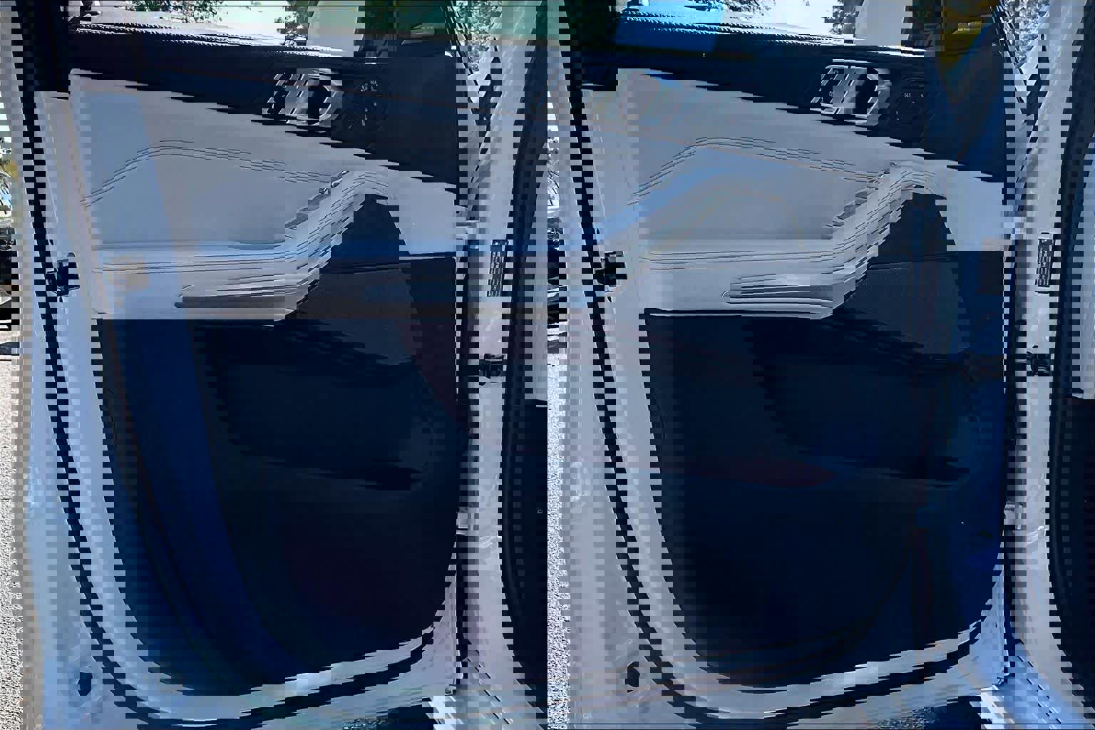 Certified 2025 BMW X7 xDrive40i w/ Executive Package image 22