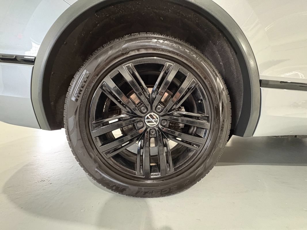 Used 2022 Volkswagen Tiguan SE R-Line AWD/4WD image 57
