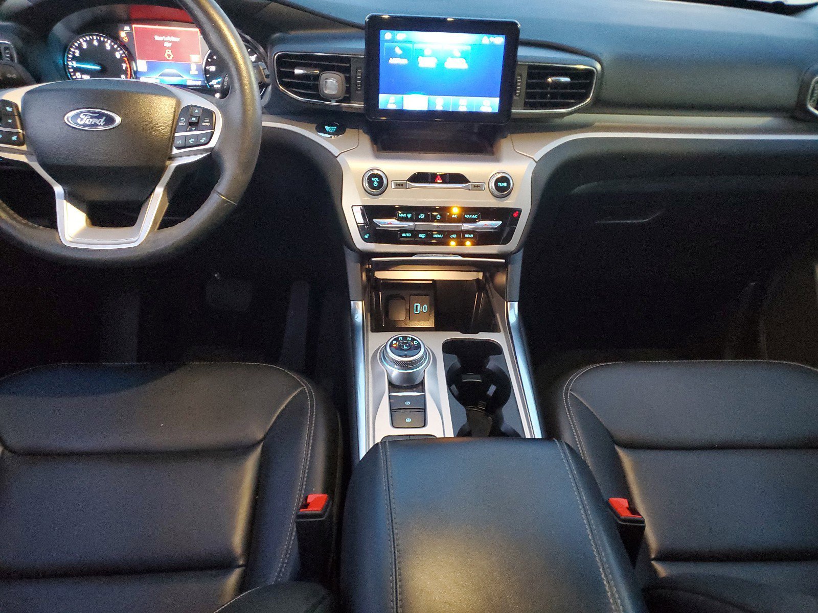 Used 2023 Ford Explorer XLT w/ Equipment Group 202A image 12