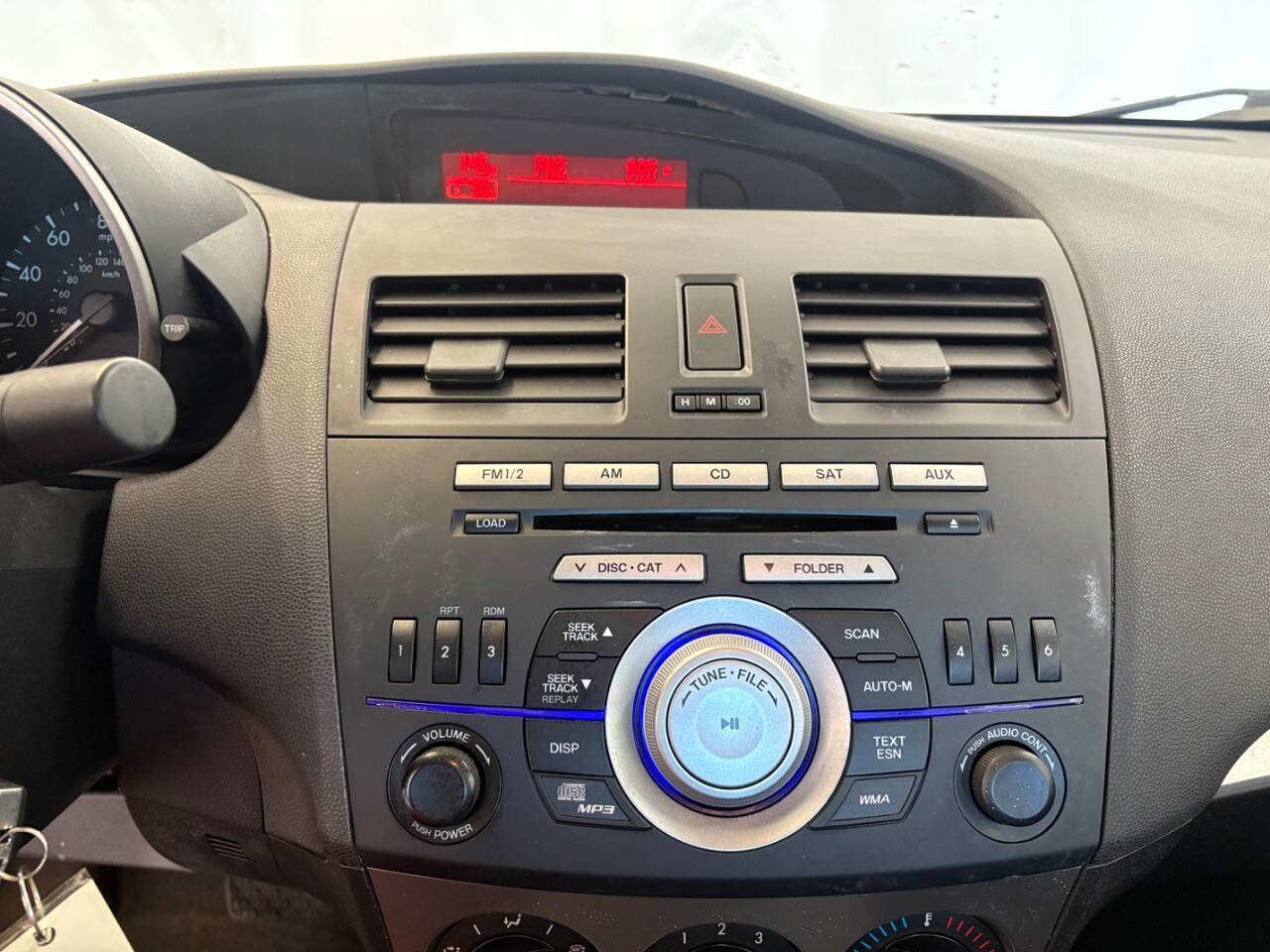Used 2010 MAZDA MAZDA3 i Touring FWD image 16