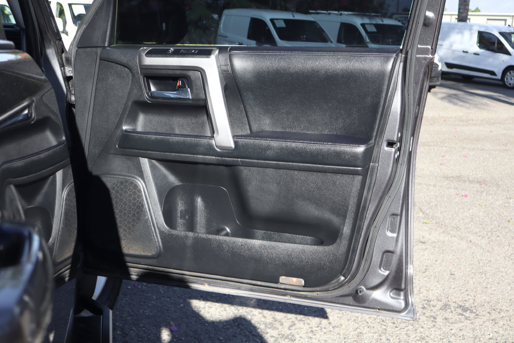 Used 2021 Toyota 4Runner SR5 AWD/4WD image 44