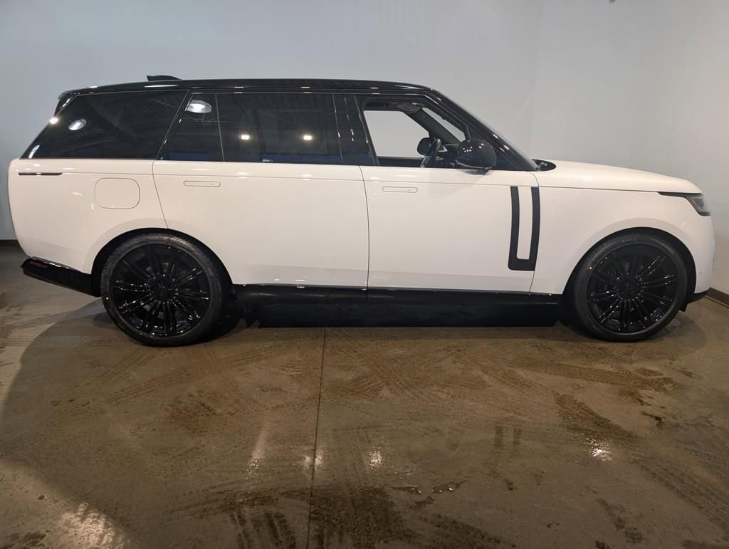 New 2026 Land Rover Range Rover Long Wheelbase SE AWD/4WD image 6
