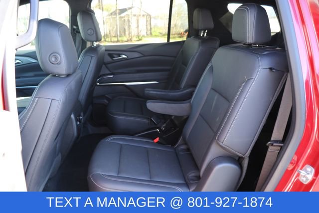 Used 2025 Chevrolet Traverse LT image 14